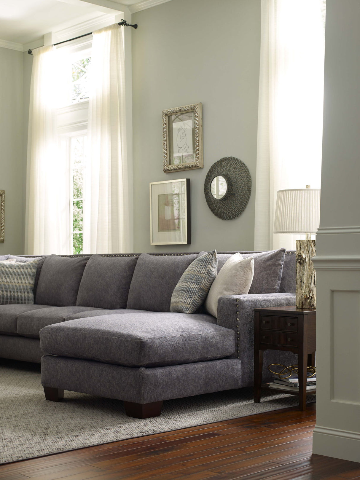 Del Mar - 7K00 - Luckenbach Sectional with Nails