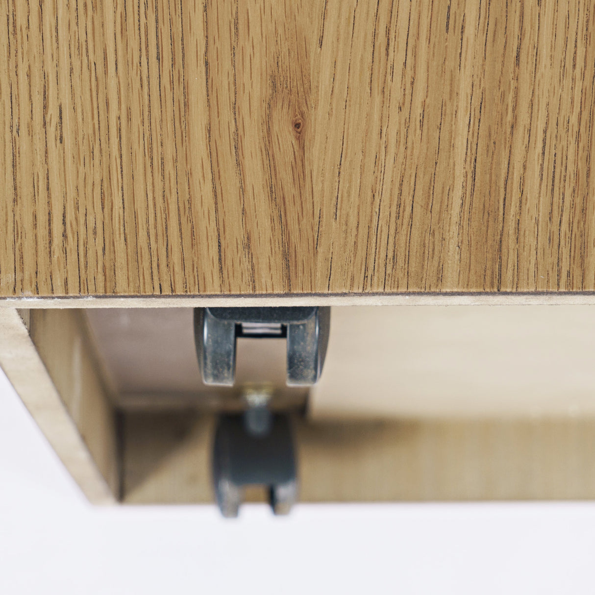 Laurel Cr. Block CT w/Casters Nat