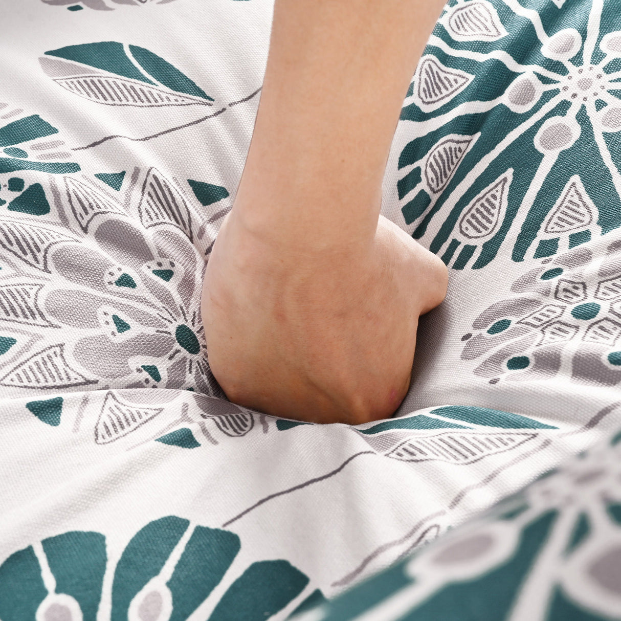 Push Back Recliner Chair Upholstered Recliner Armchair With Classic Wing Back And Solid Gourd-Shaped Legs