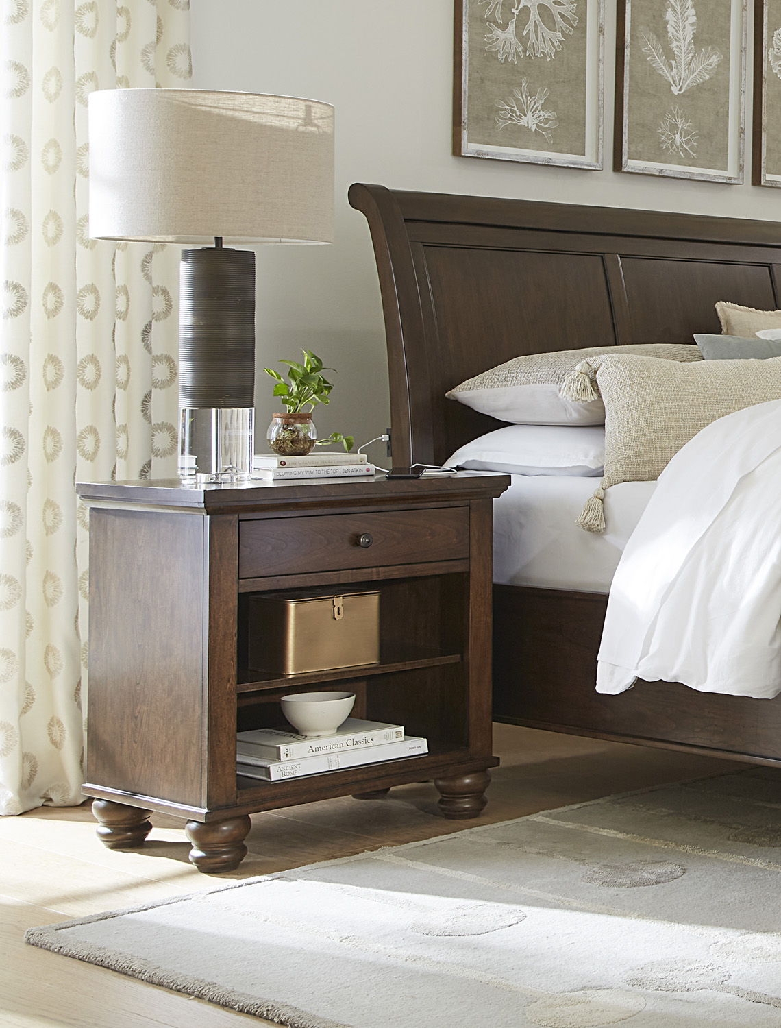 Cambridge - 1 Drawer Nightstand