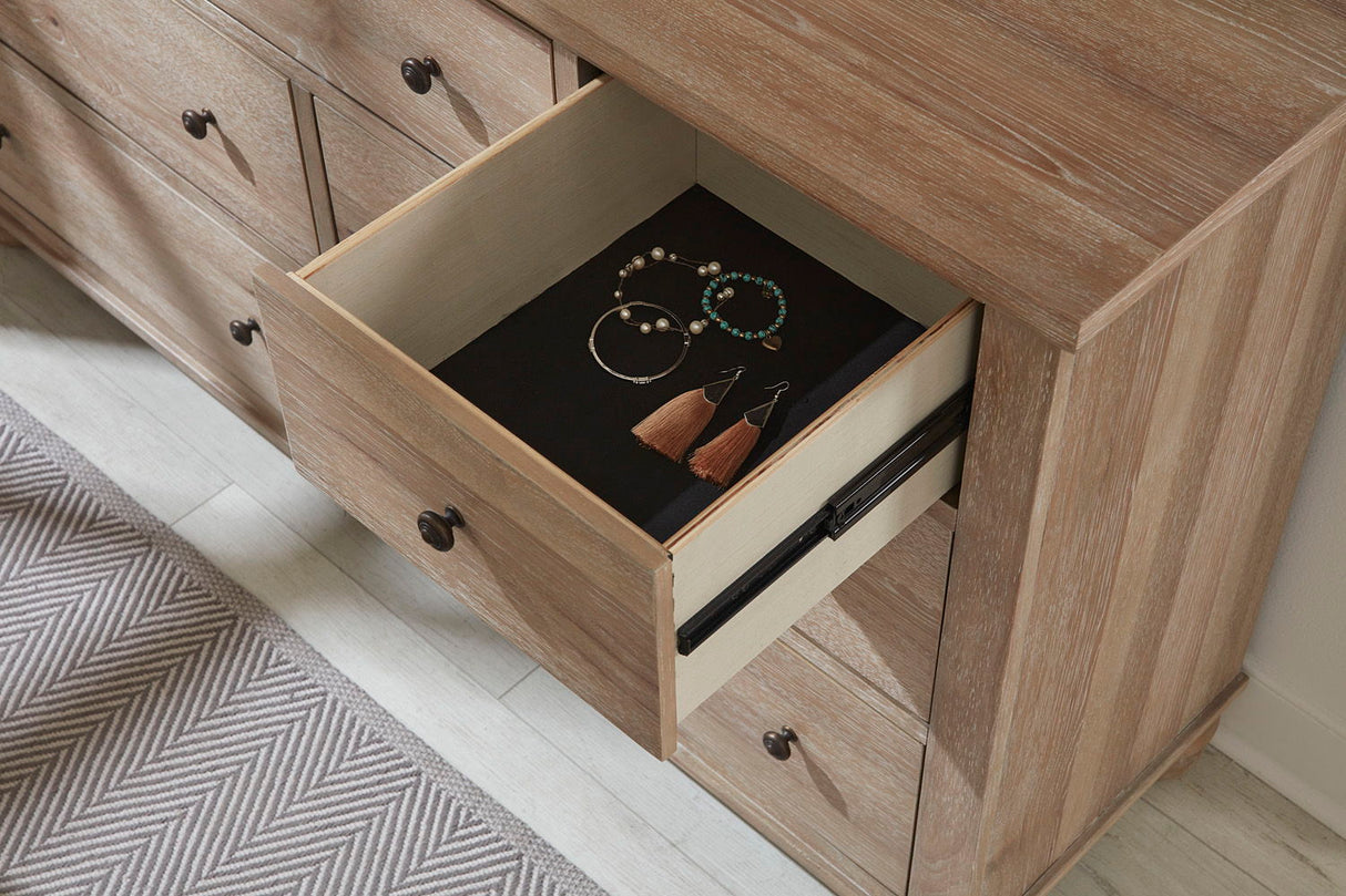 Cambridge - Dresser