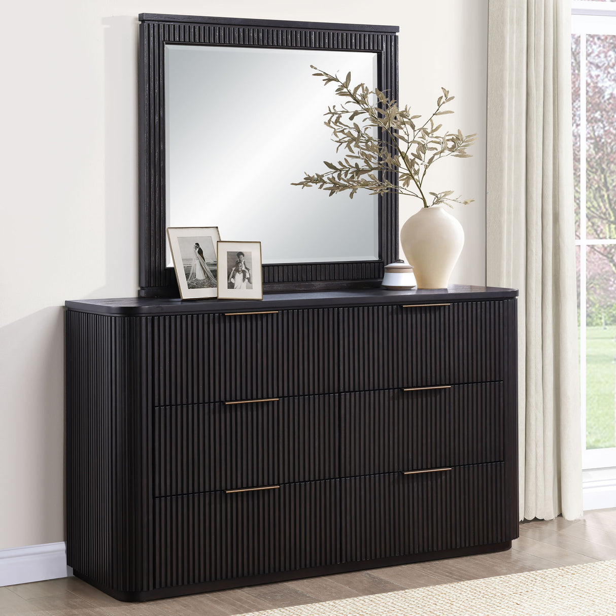 Henry - Dresser