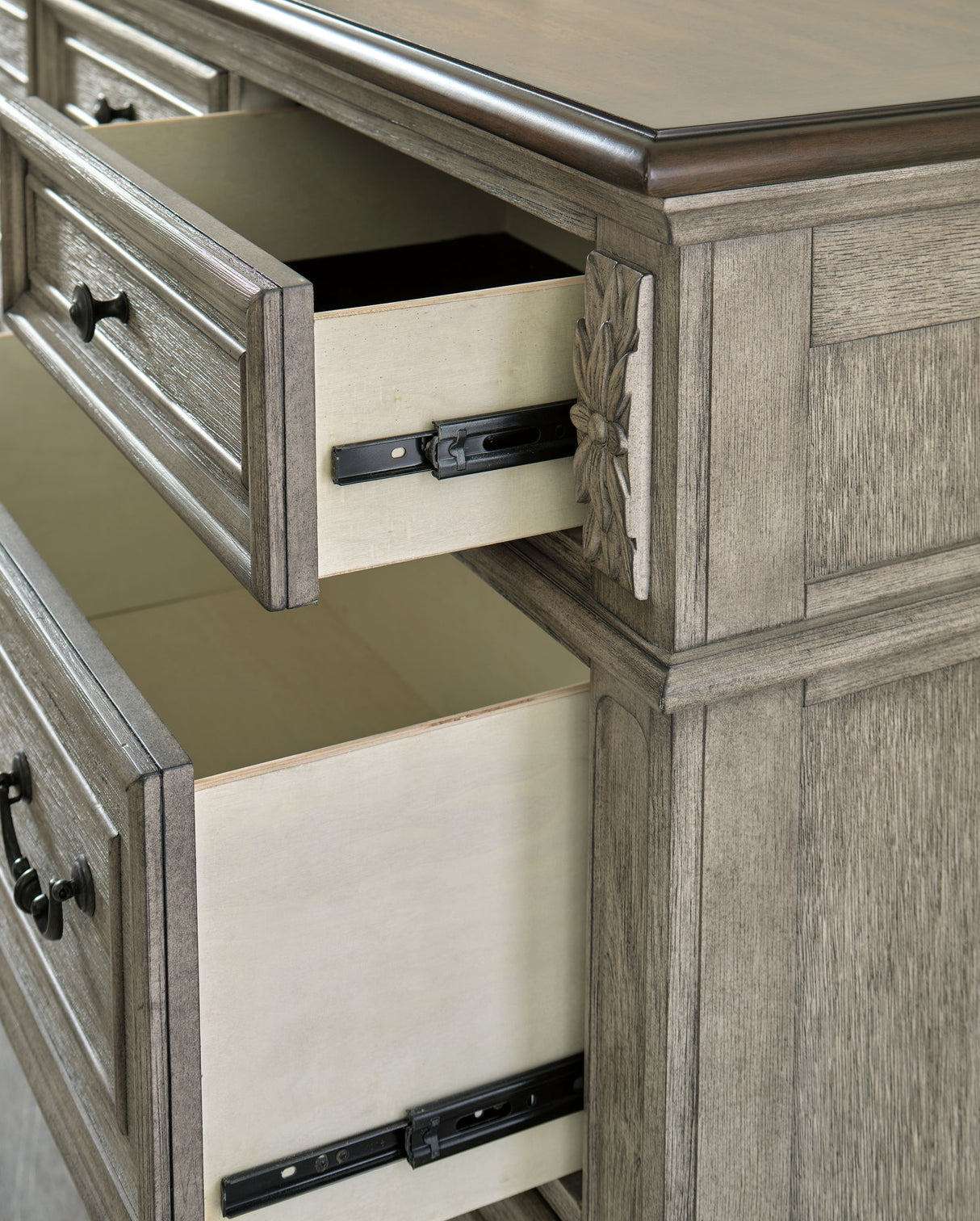 Lodenbay - Dresser, Mirror - Antique Gray