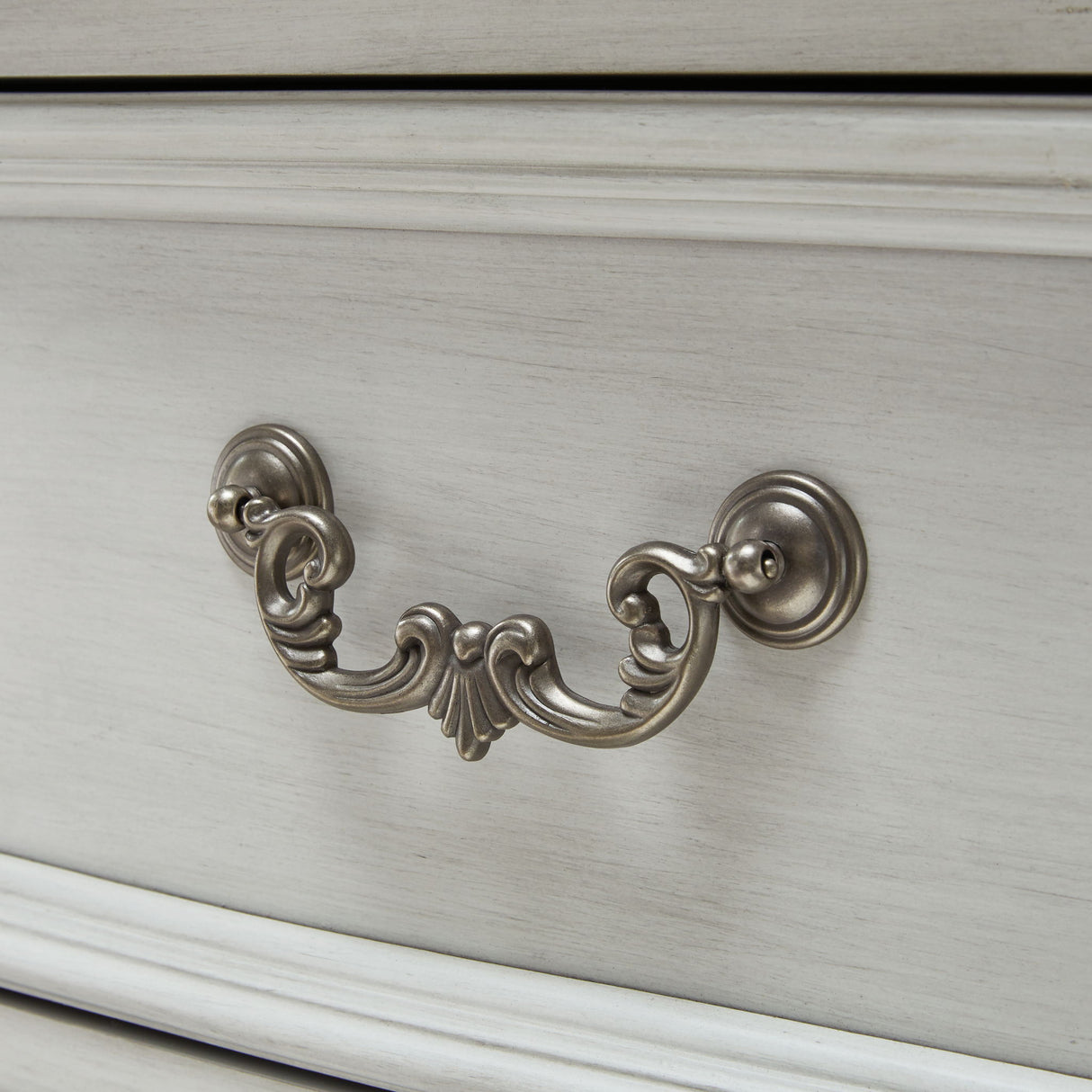 Montelaine - Five Drawer Chest - Antique White