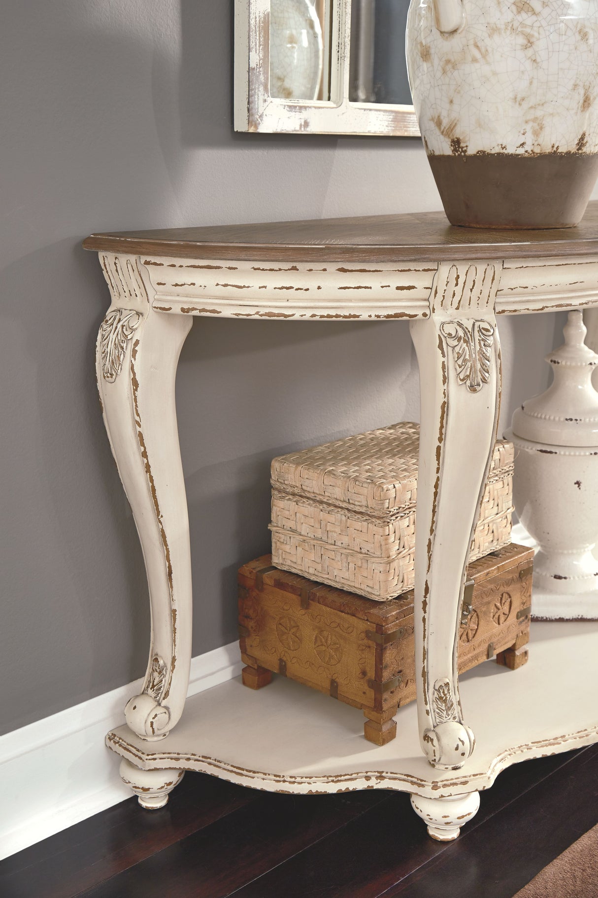 Realyn - Sofa Table - White / Brown