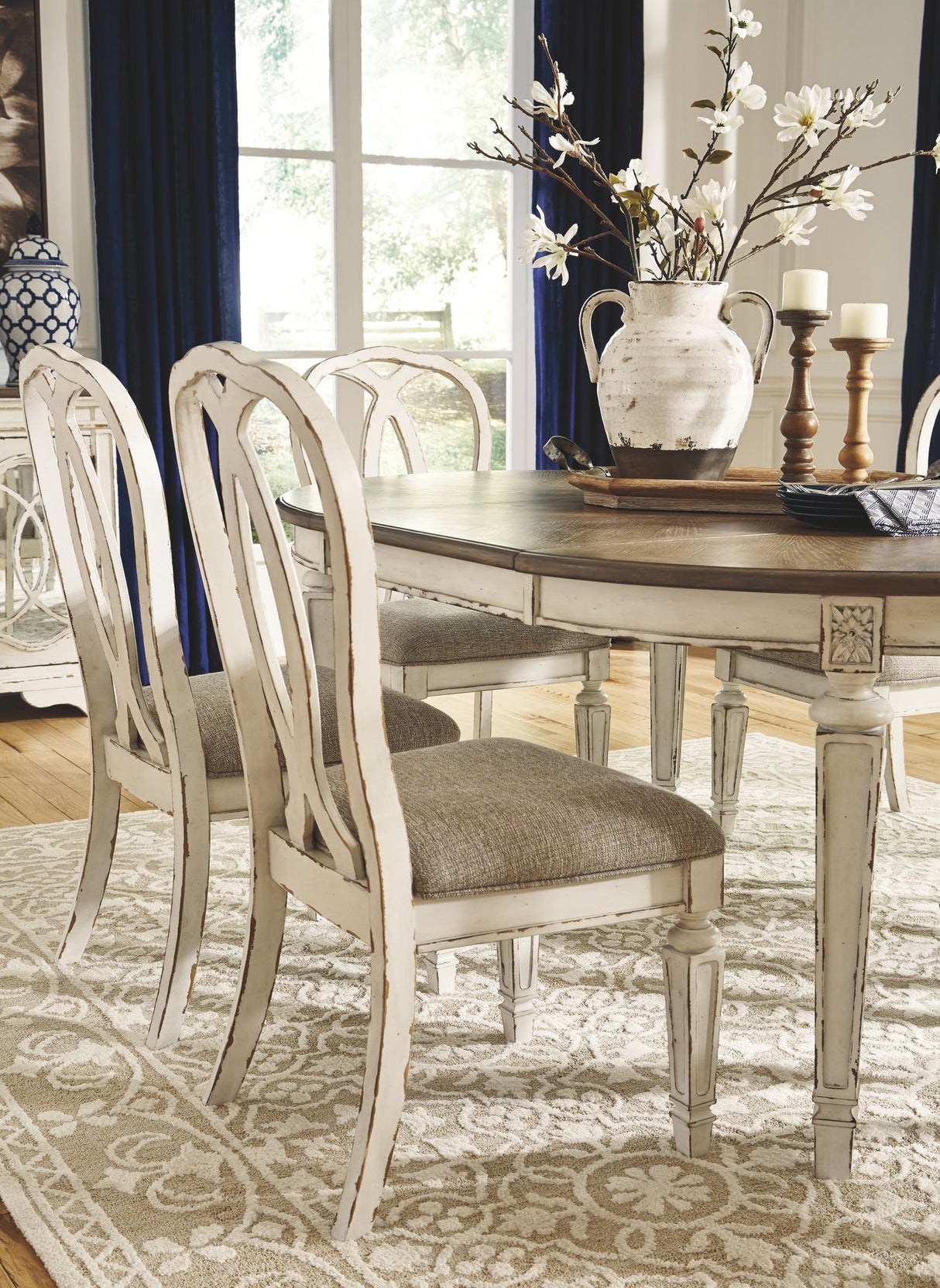 Realyn - Dining UPH Side Chair (Set of 2) - Ribbonback - Chipped White