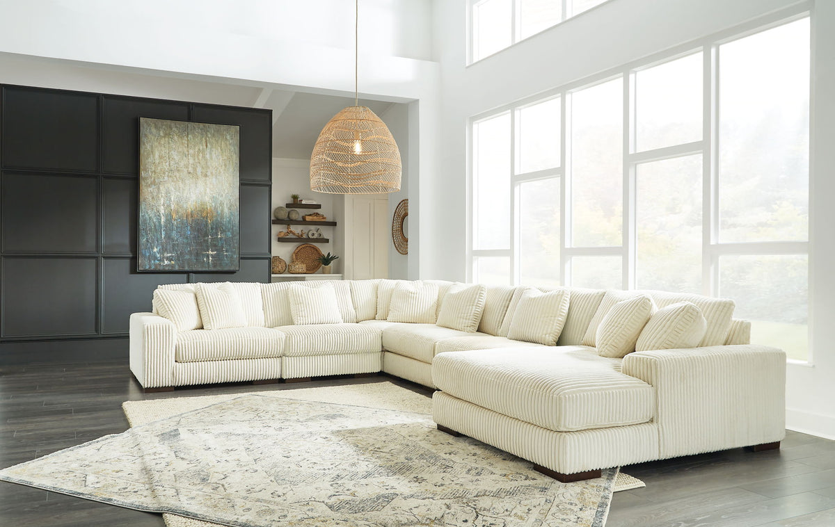 Lindyn - 6 Piece Sectional