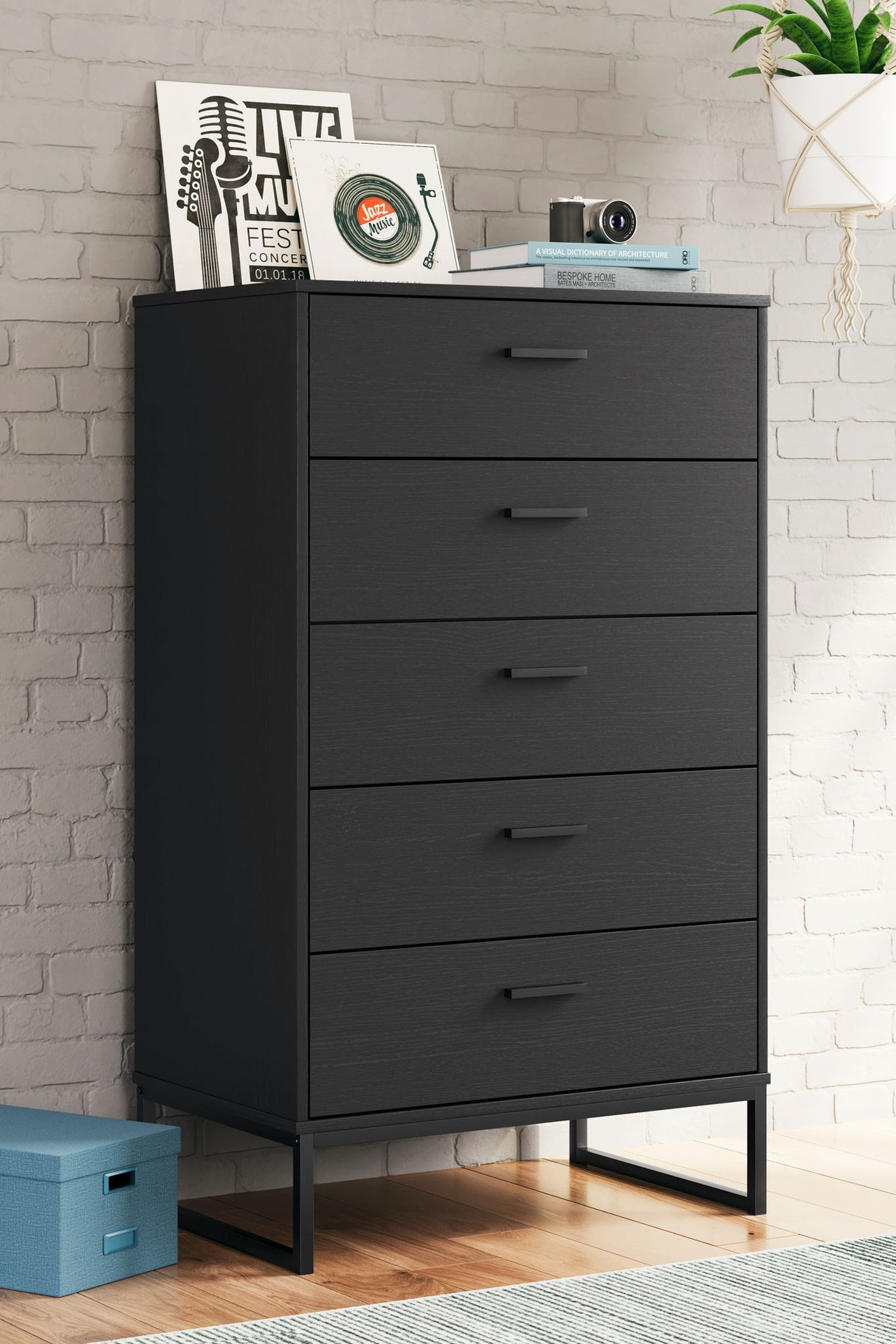 Socalle - Five Drawer Chest - Black
