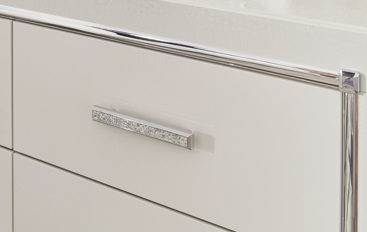 Zyniden - Six Drawer Dresser - Silver