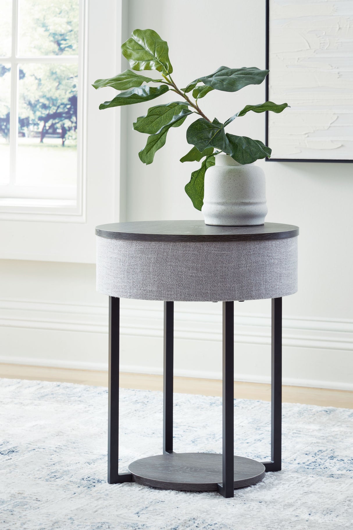Sethlen - Accent Table - Gray / Black