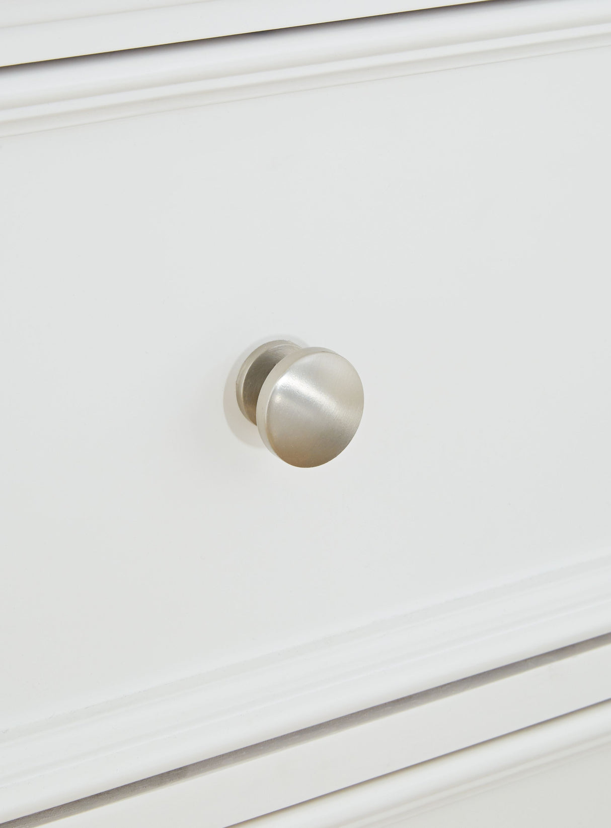 Fortman - Five Drawer Chest - White