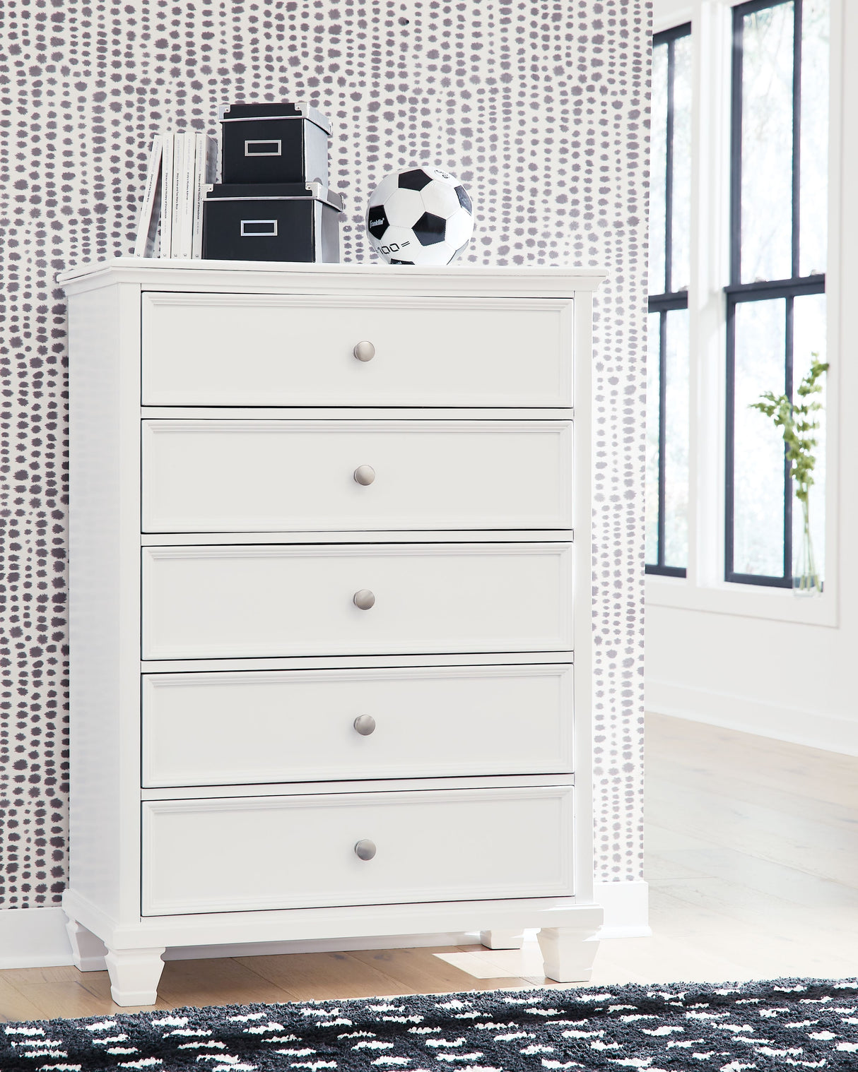 Fortman - Five Drawer Chest - White