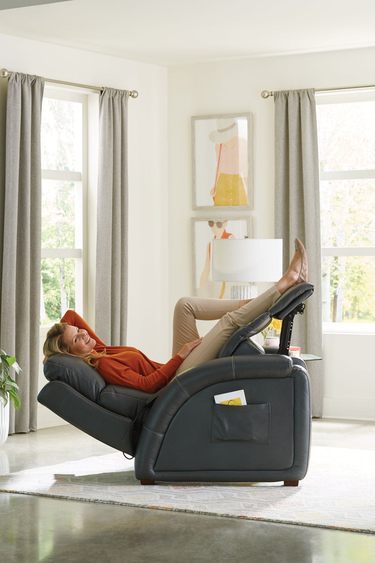 Reliever - Power Headrest Power Lay Flat Reclining With CR3 Massage / Zero Gravity