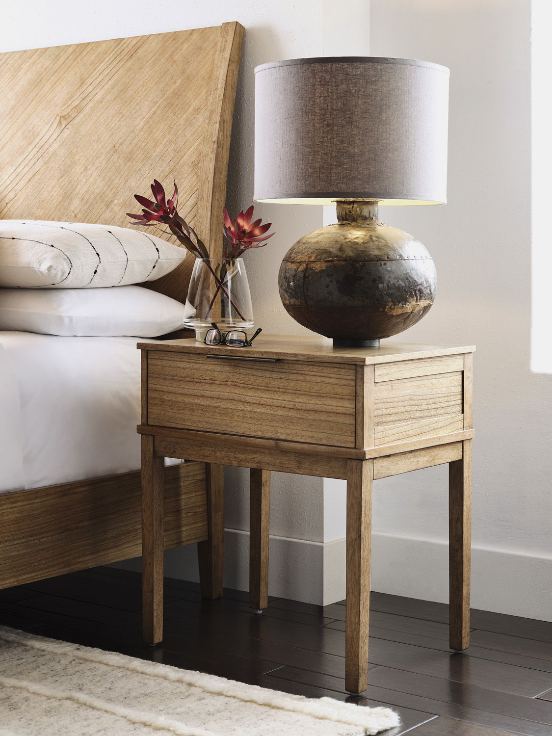 1 Drawer Nightstand