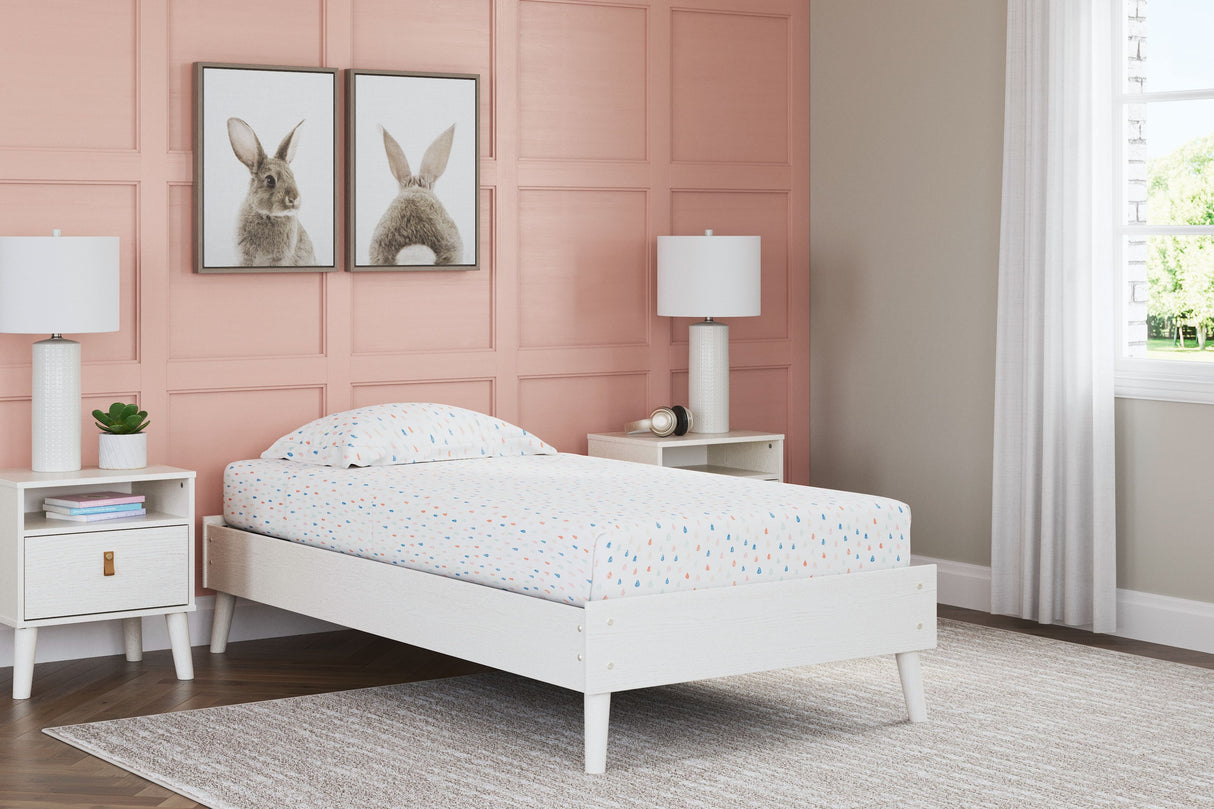 Aprilyn - Platform Bed