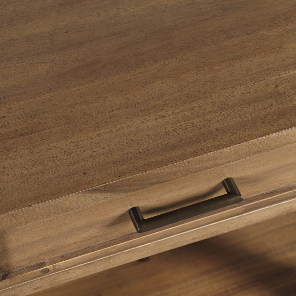 Claremont - Table