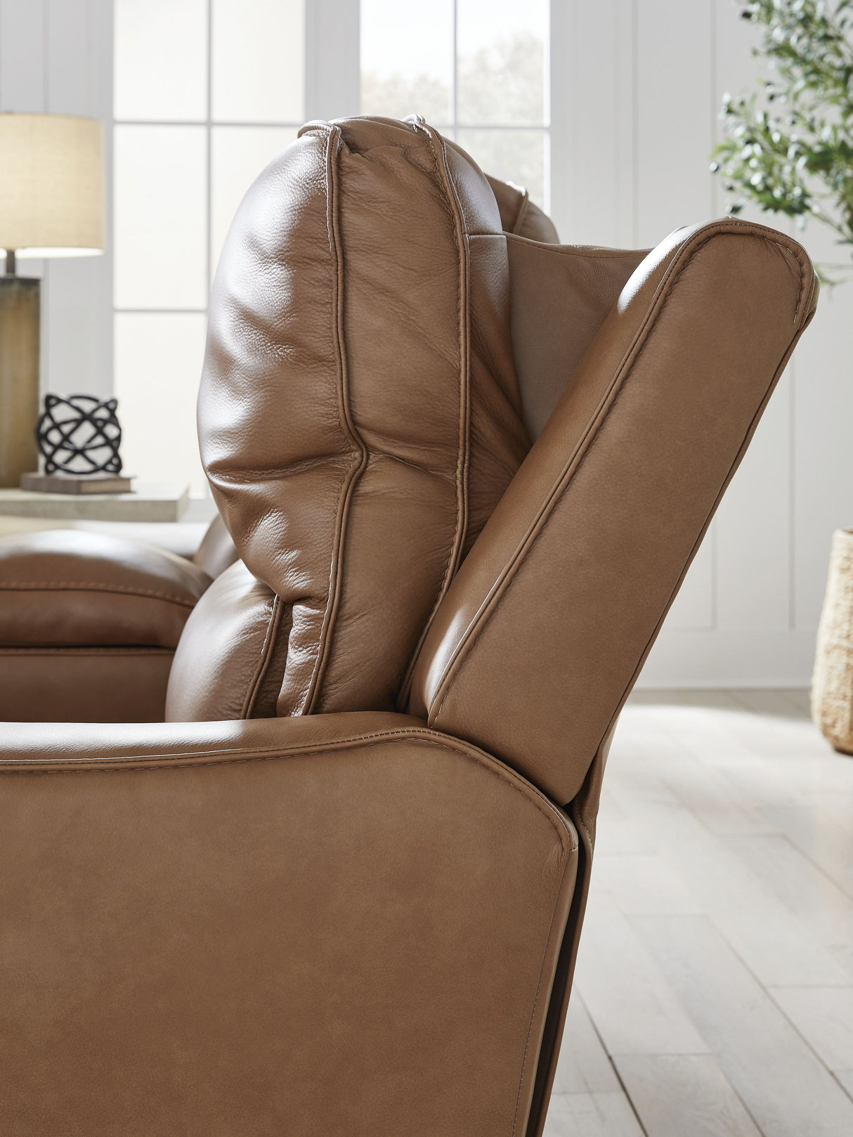 DeepWakes - Caramel - Power Reclining Loveseat / Console / Adjustable Headrest