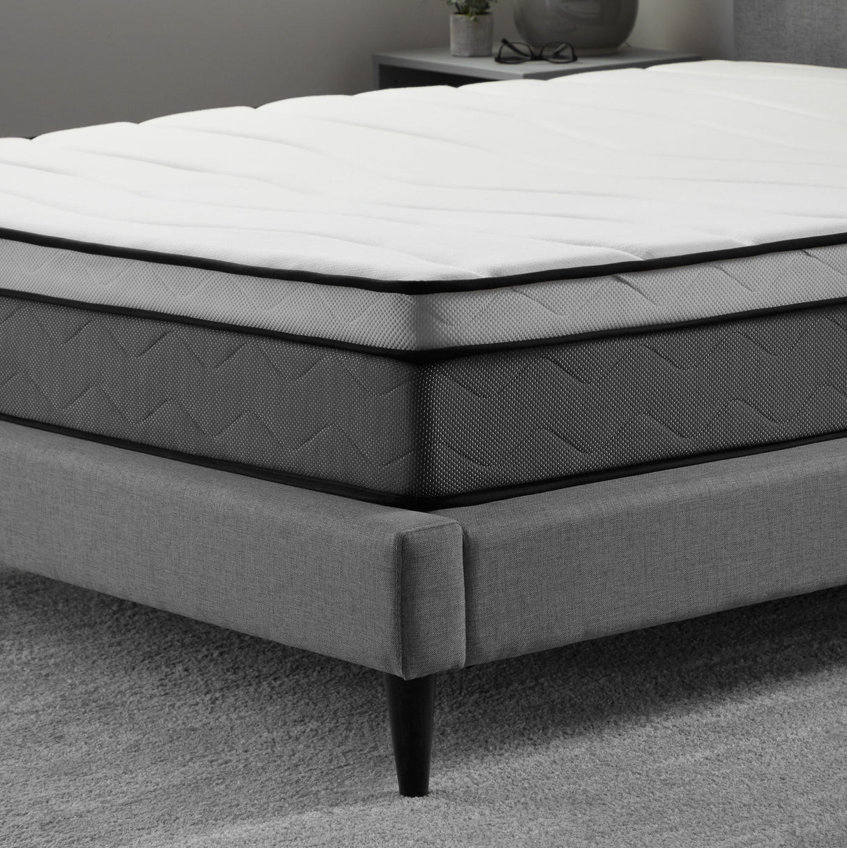 Weekender - 10" Plush Hybrid Mattress