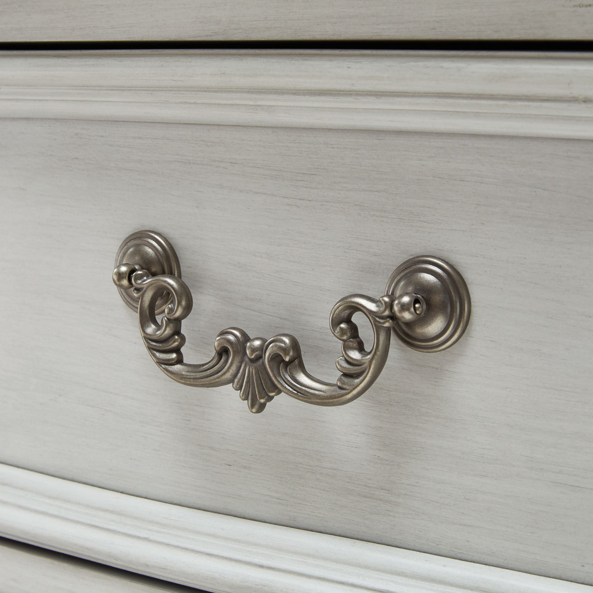 Montelaine - Antique White - Dresser