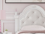 Kozlani - Upholstered Panel Bed