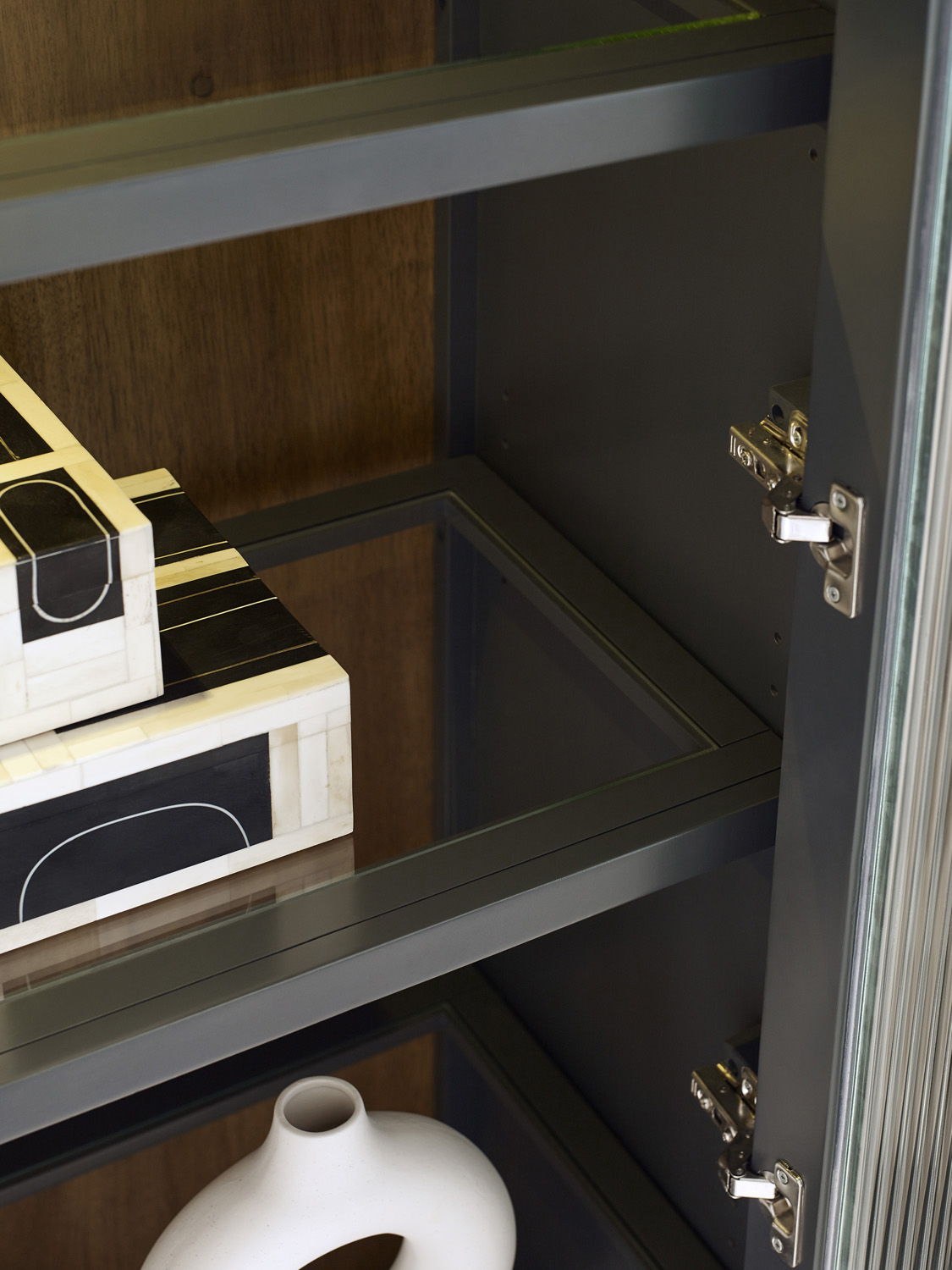 Pier/Display Cabinet