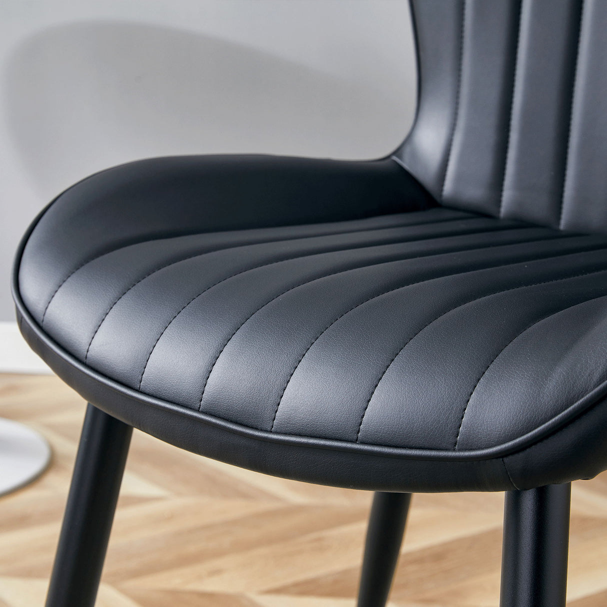 Minimalist Ergonomic Dining Chair (Set of 4) With Curved Cushions And Metal Frame - Black