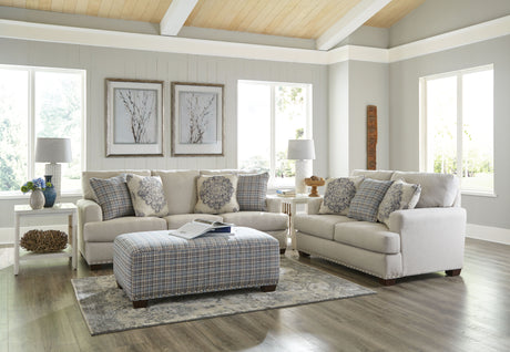 Newberg - Loveseat - Platinum