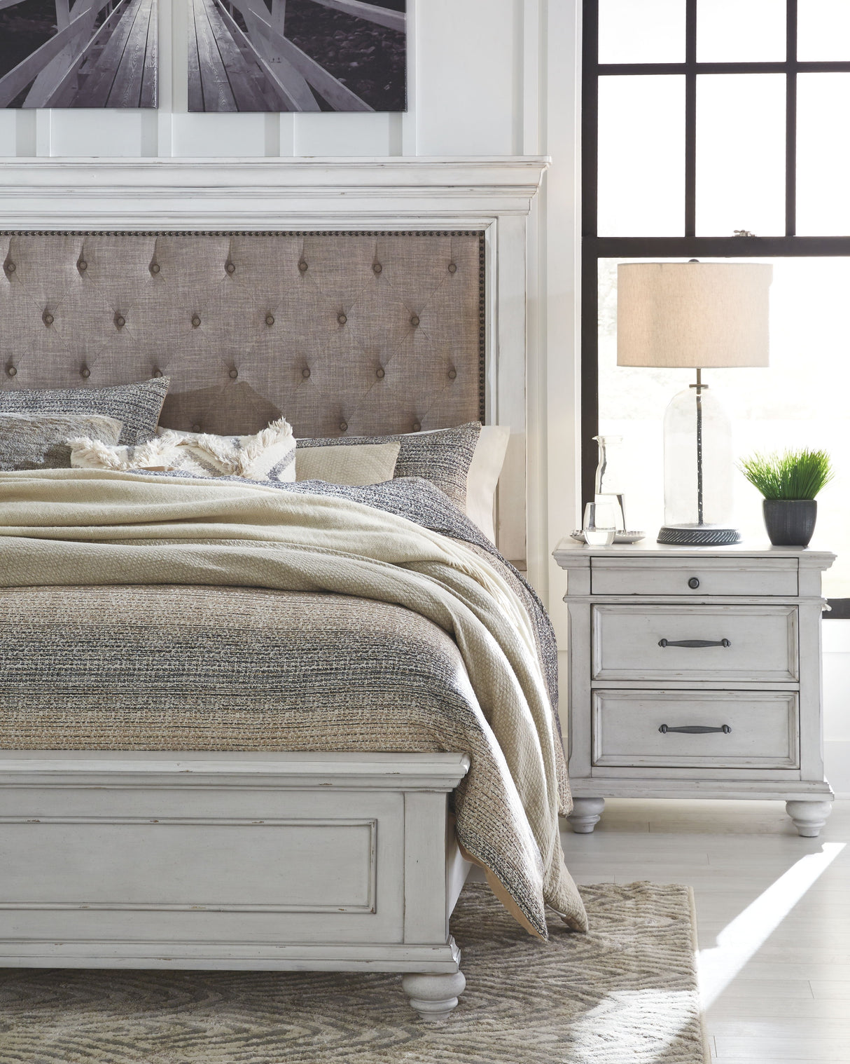 Kanwyn - Upholstered Bedroom Set